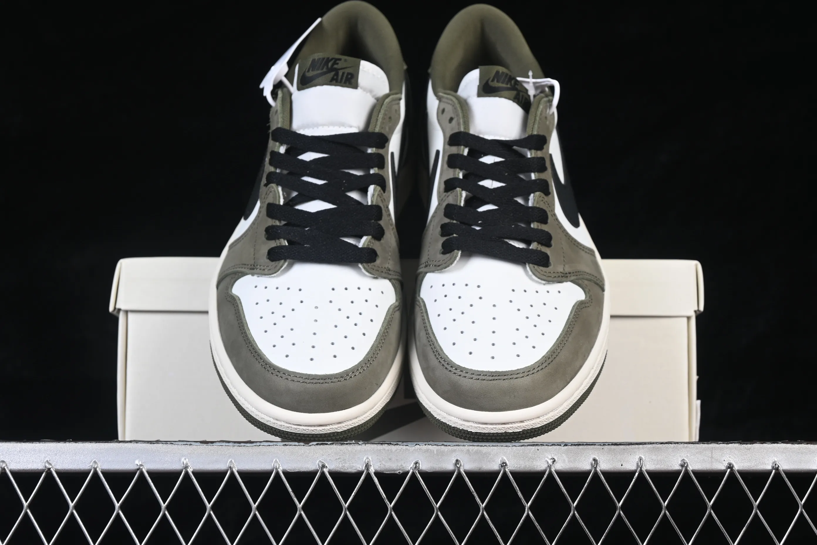 All categories Air Jordan Jordan series basketball shoes Air Jordan 1 Low Travis Scott x Air Jordan 1 Low OG AJ1 Joe 1 undercut low top HQ6998-200